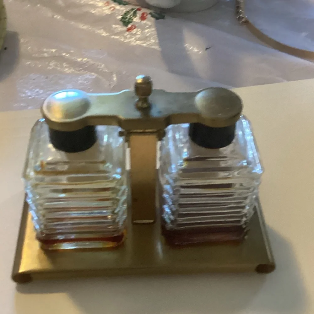 Elegant Gold and Clear Glass Bath Accessory Set